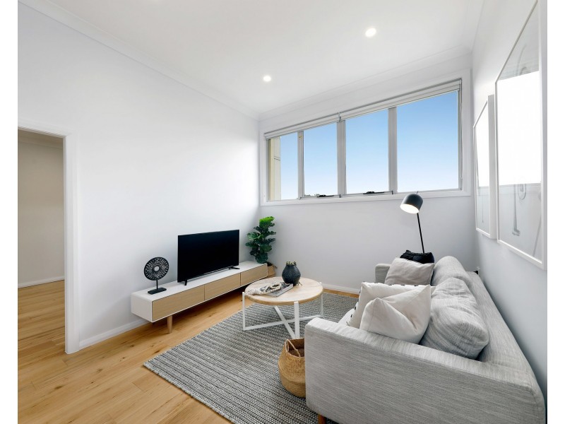 1/97 Oak Road, Kirrawee NSW 2232