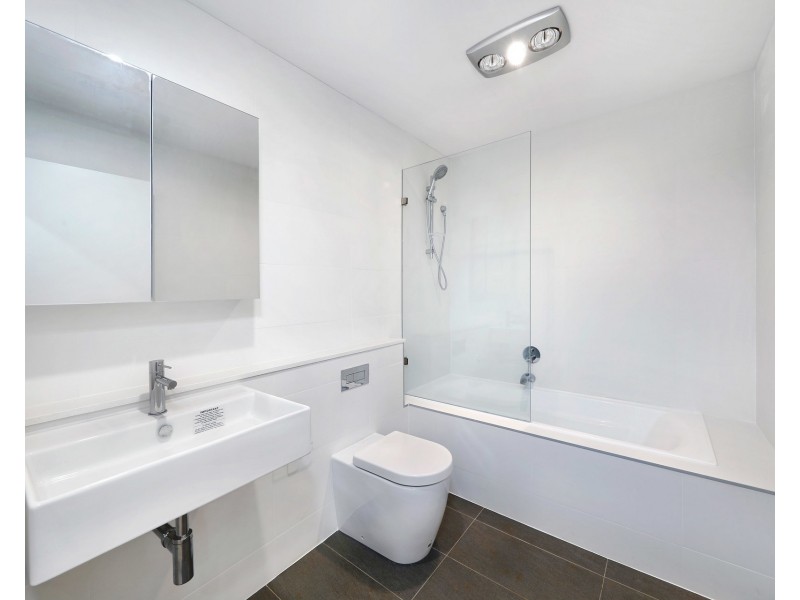 1/97 Oak Road, Kirrawee NSW 2232