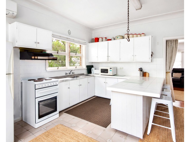 18 Snowden Avenue, Sylvania NSW 2224