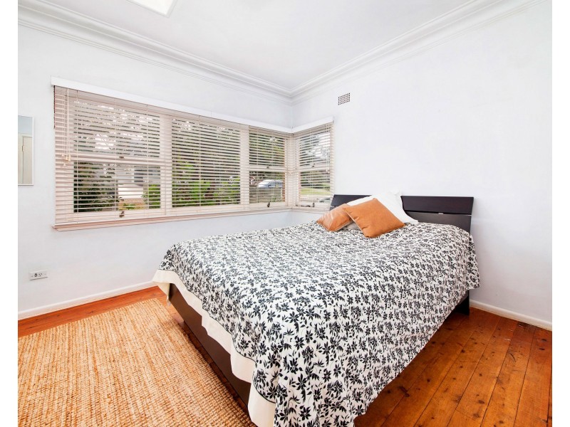 18 Snowden Avenue, Sylvania NSW 2224