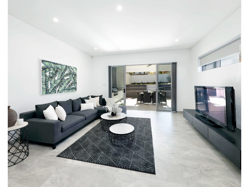 27A Snowden Avenue, Sylvania NSW 2224