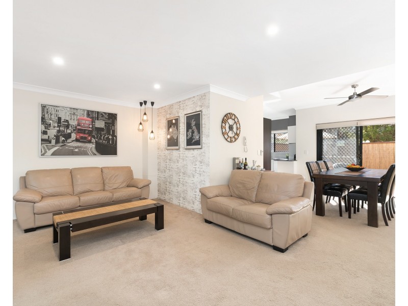 2/8 Warumbui Avenue, Miranda NSW 2228