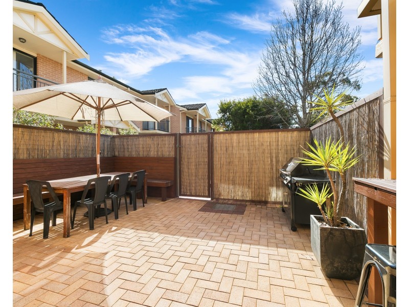 2/8 Warumbui Avenue, Miranda NSW 2228