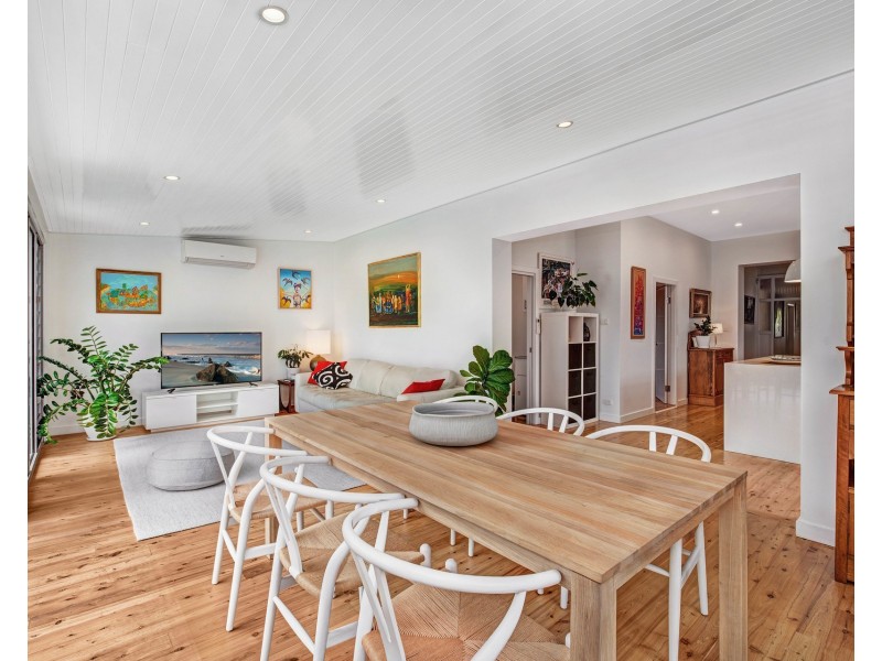 17 Silsoe Street, Hamilton South NSW 2303