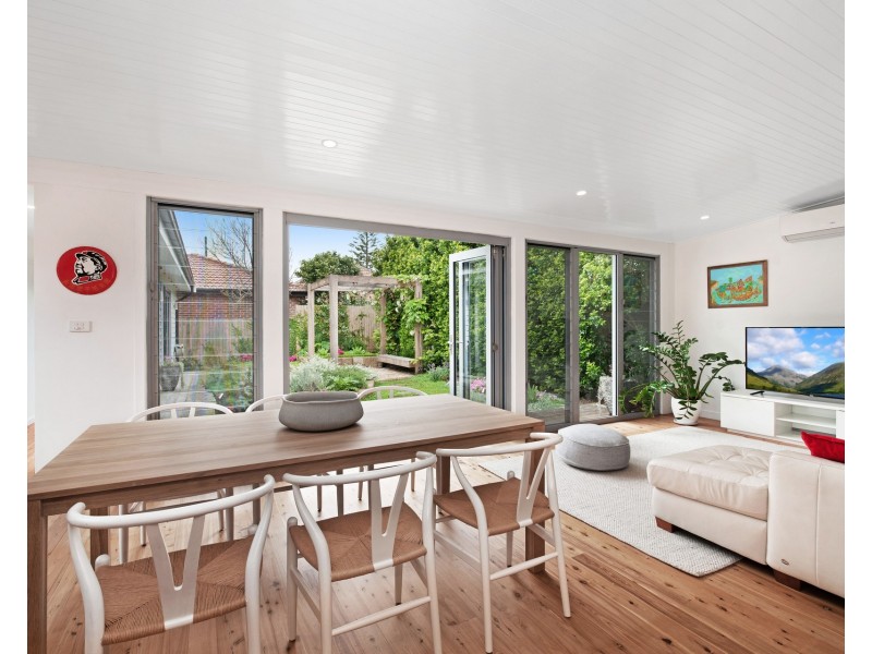 17 Silsoe Street, Hamilton South NSW 2303