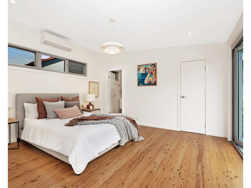 17 Silsoe Street, Hamilton South NSW 2303