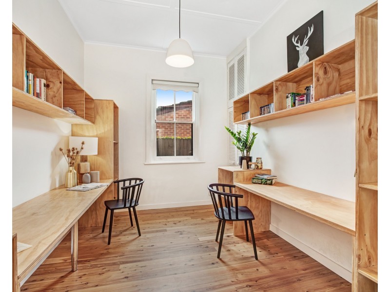 17 Silsoe Street, Hamilton South NSW 2303