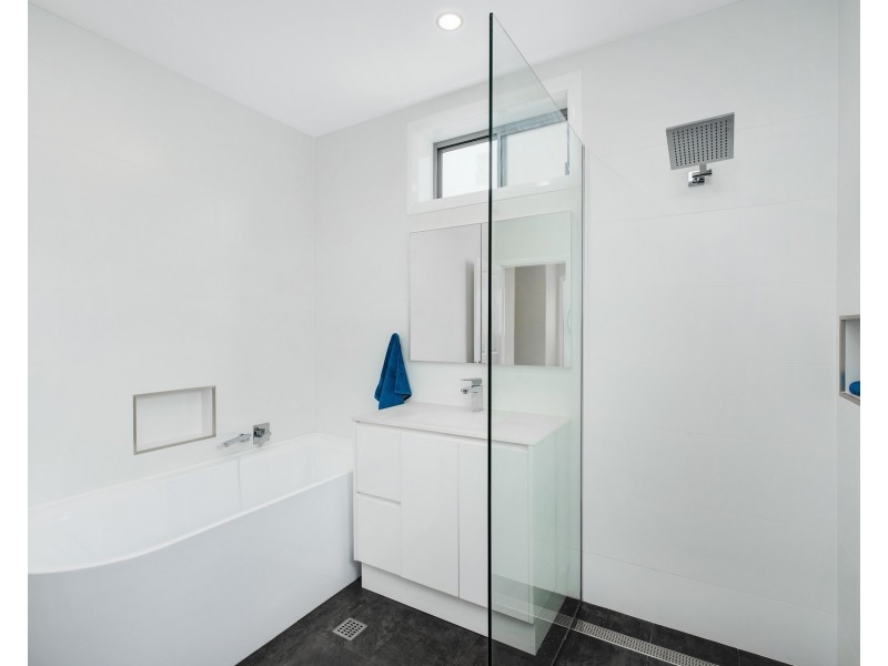 11 King Street, Waratah West NSW 2298
