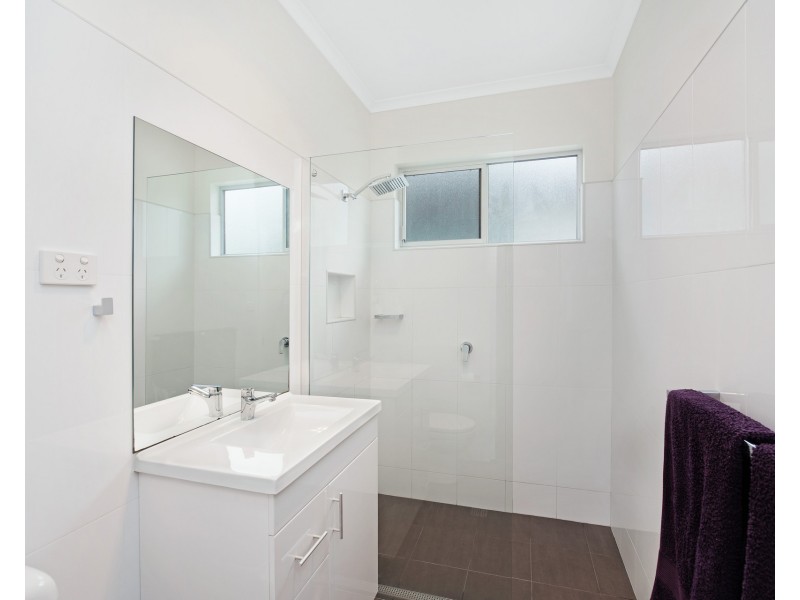 11 King Street, Waratah West NSW 2298