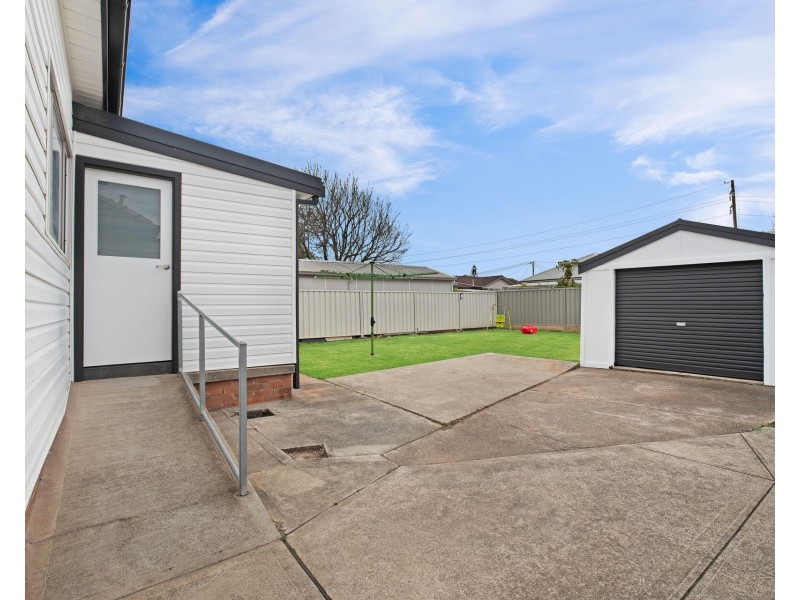 11 King Street, Waratah West NSW 2298
