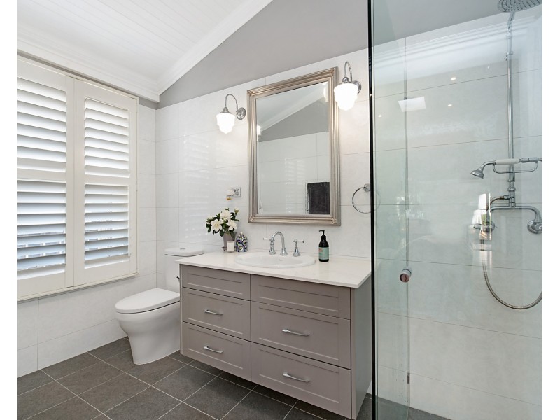 72 Gordon Avenue, Hamilton South NSW 2303