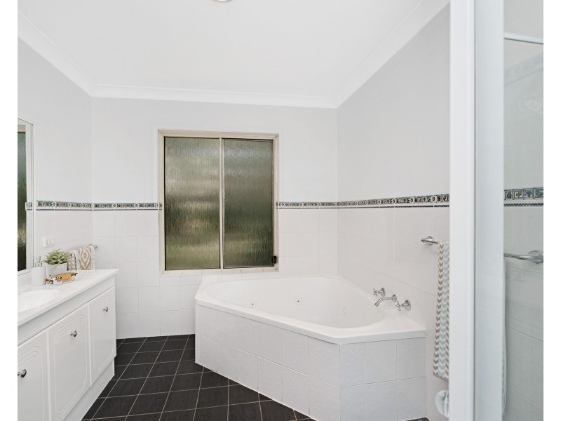 25 Faulkner Crescent, North Lambton NSW 2299