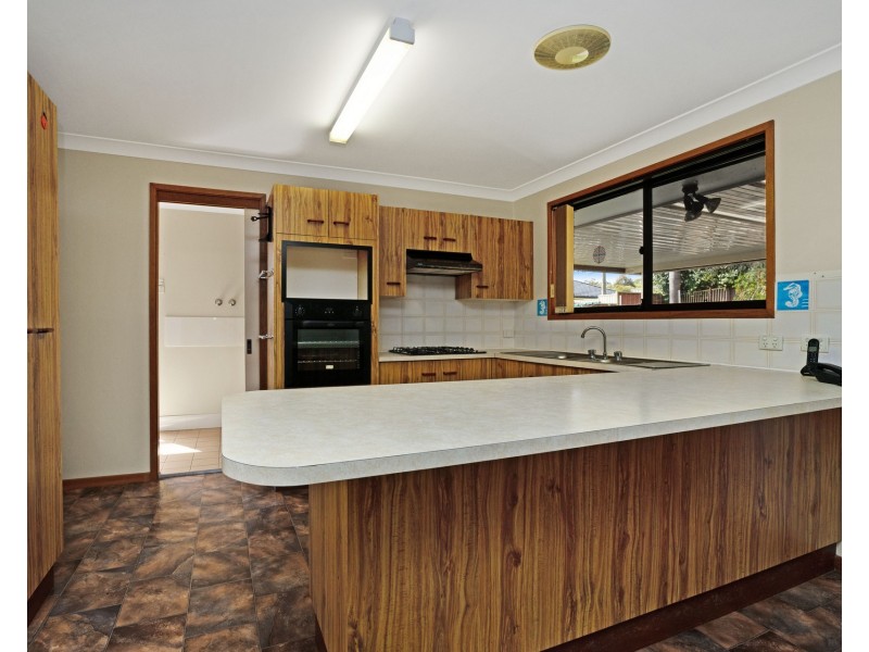 4 Leeward Close, Woodrising NSW 2284