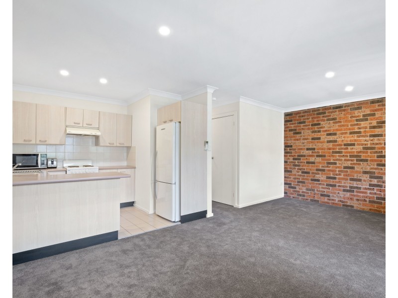 4/107 Denison Street, Hamilton NSW 2303