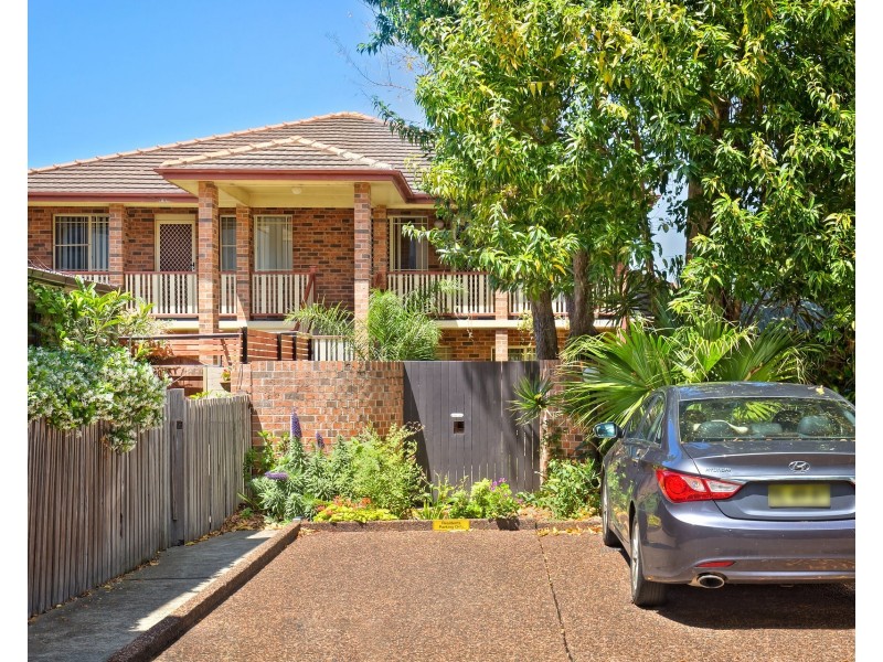 4/107 Denison Street, Hamilton NSW 2303