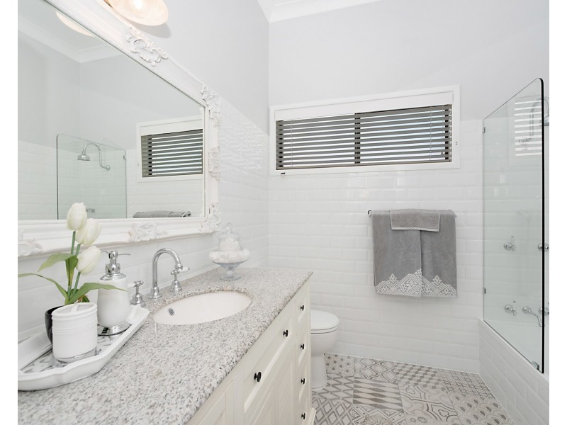 12 John Street, Tighes Hill NSW 2297