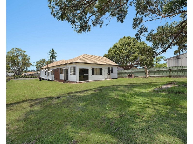 67 Medcalf Street, Warners Bay NSW 2282