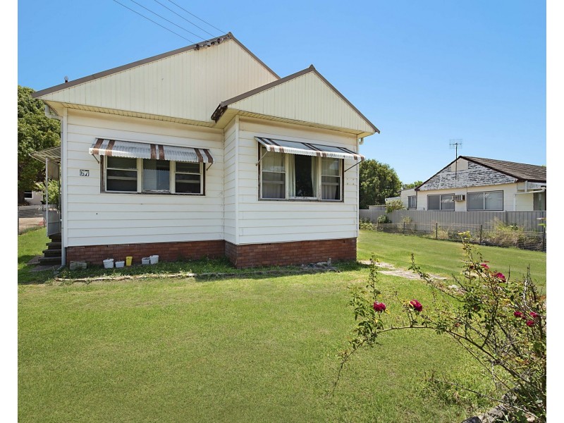 67 Medcalf Street, Warners Bay NSW 2282