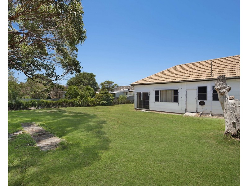 67 Medcalf Street, Warners Bay NSW 2282