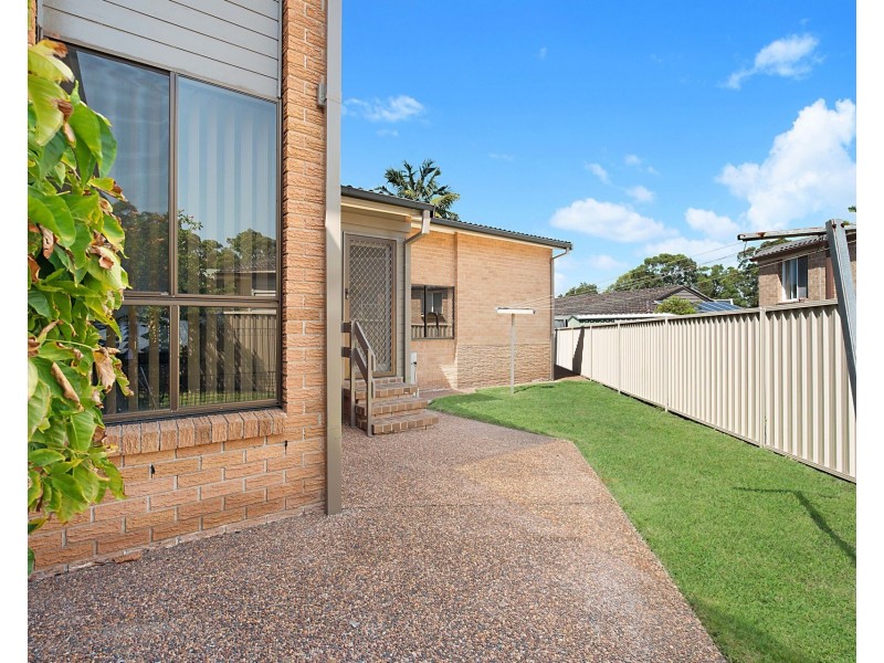 8 Parklea Avenue, Croudace Bay NSW 2280