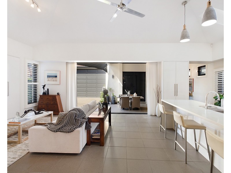 27 Silsoe Street, Hamilton South NSW 2303