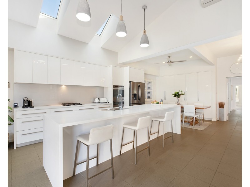 27 Silsoe Street, Hamilton South NSW 2303