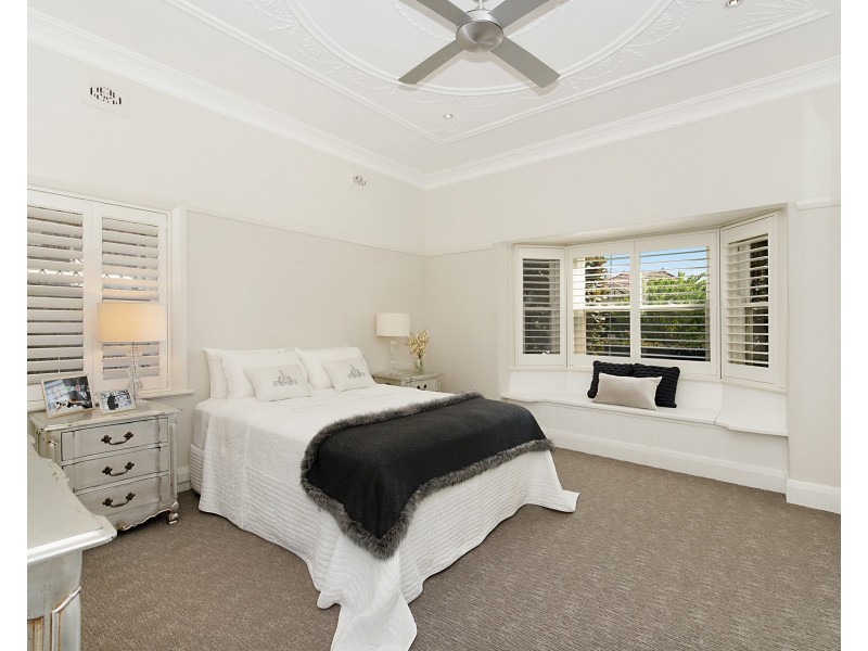 27 Silsoe Street, Hamilton South NSW 2303