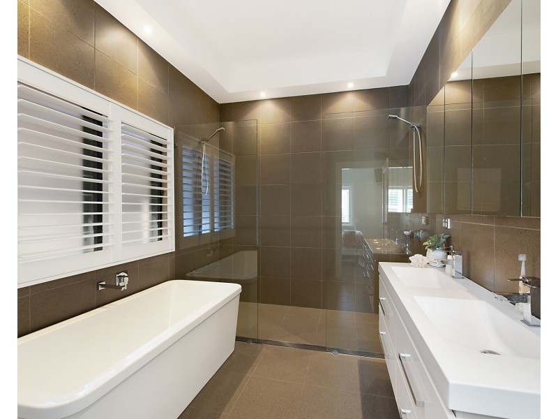 27 Silsoe Street, Hamilton South NSW 2303