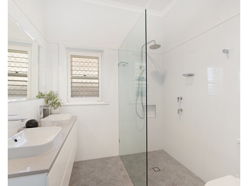 27 Silsoe Street, Hamilton South NSW 2303