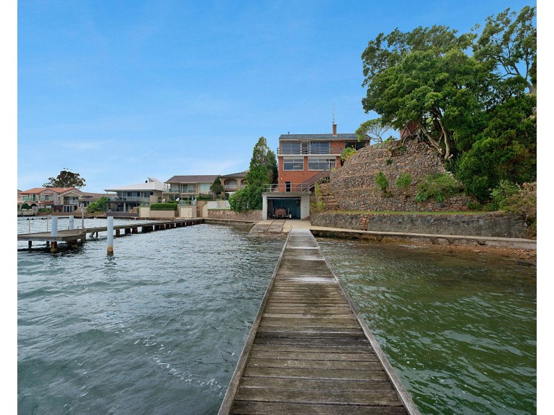 24 Eleebana Road, Eleebana NSW 2282