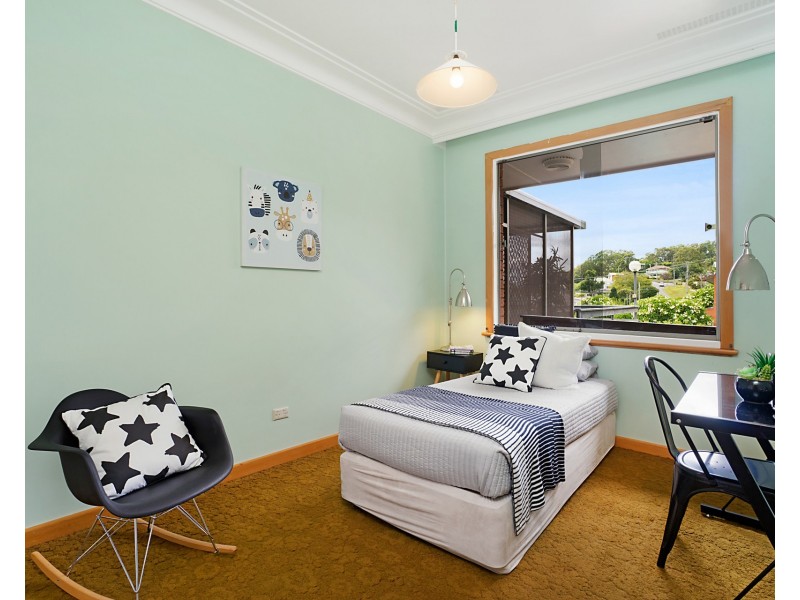 24 Eleebana Road, Eleebana NSW 2282