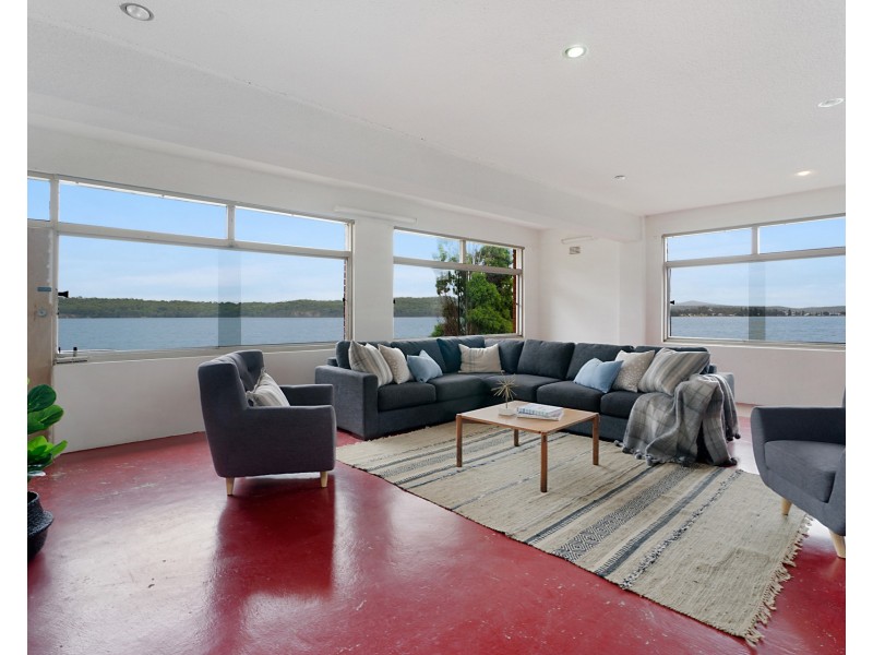 24 Eleebana Road, Eleebana NSW 2282