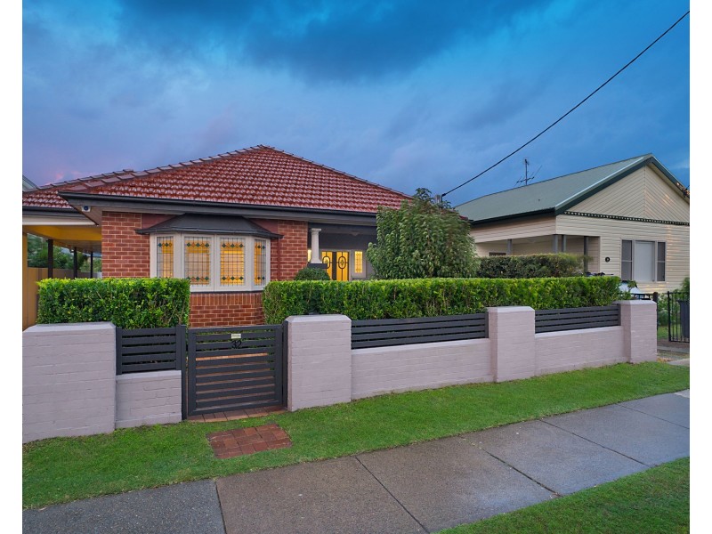 32 Glebe Road, The Junction NSW 2291