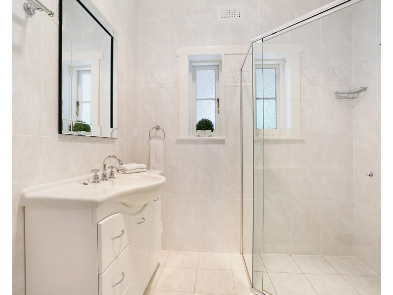 32 Glebe Road, The Junction NSW 2291