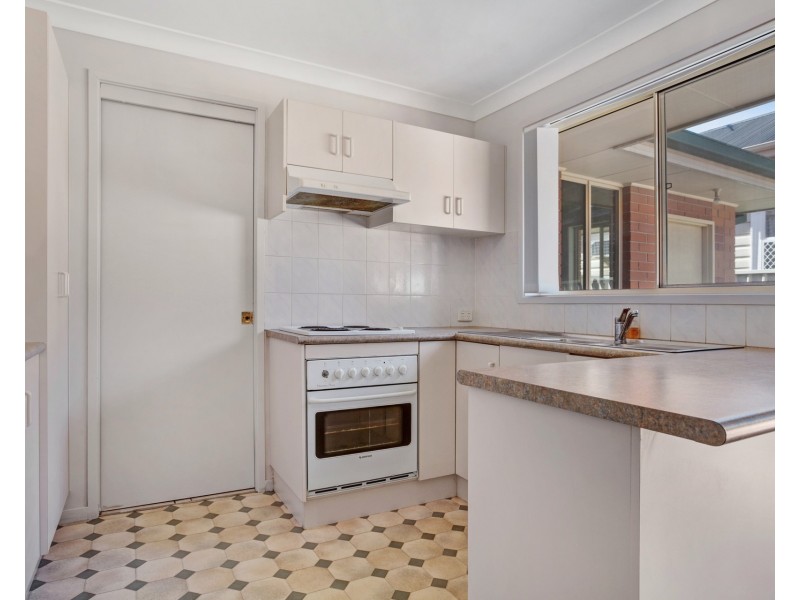 2/19 Robert Street, Mayfield NSW 2304