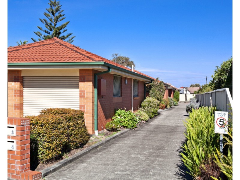 2/19 Robert Street, Mayfield NSW 2304