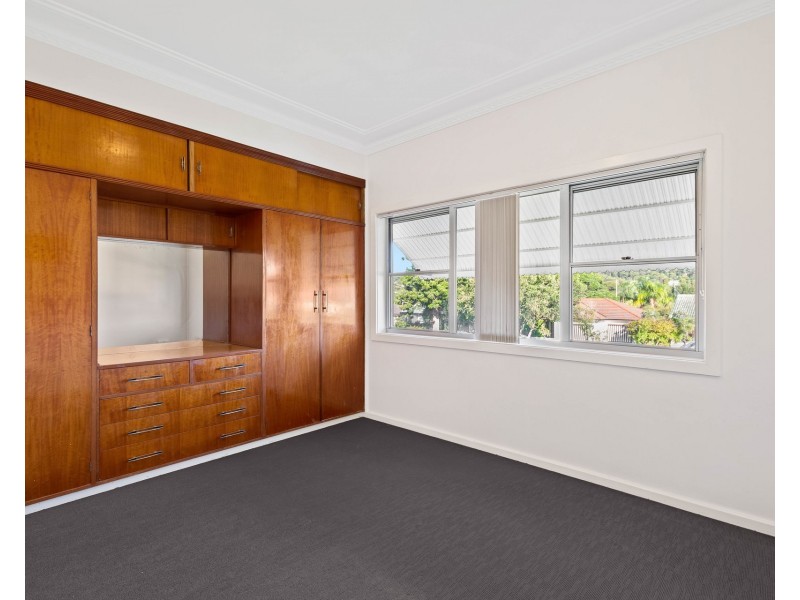 8 Vista Parade, Kotara NSW 2289