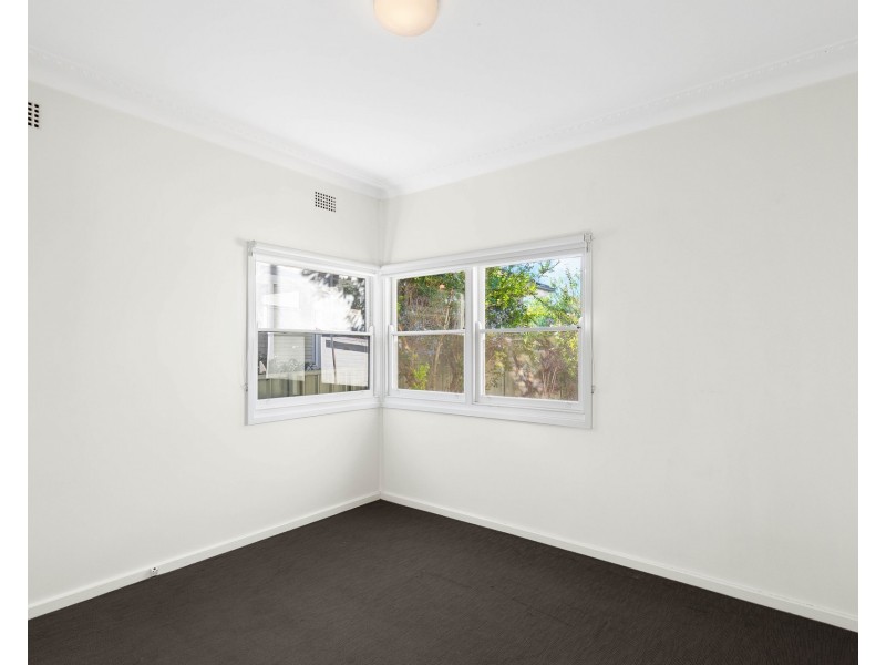 8 Vista Parade, Kotara NSW 2289