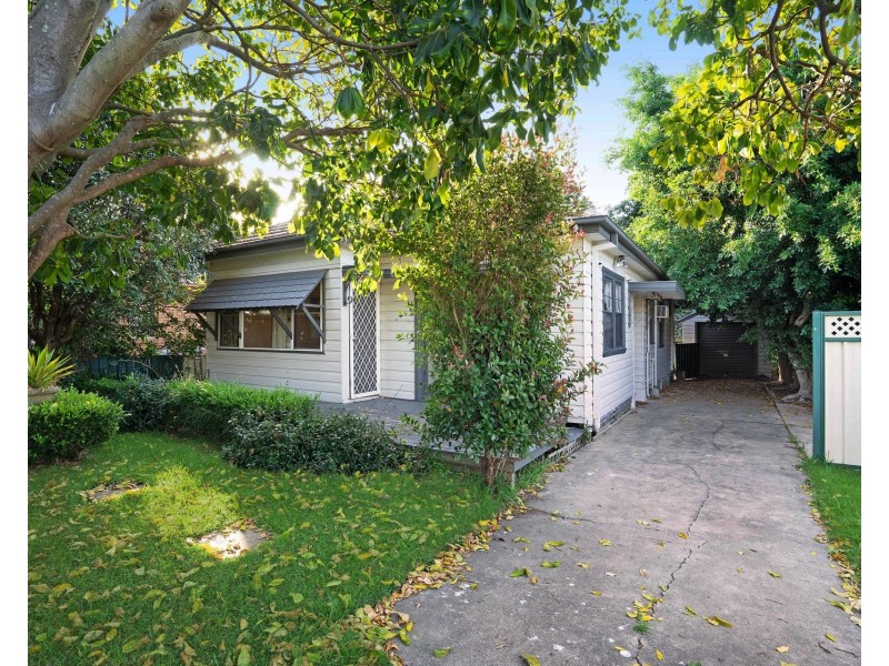424 Glebe Road, Hamilton South NSW 2303