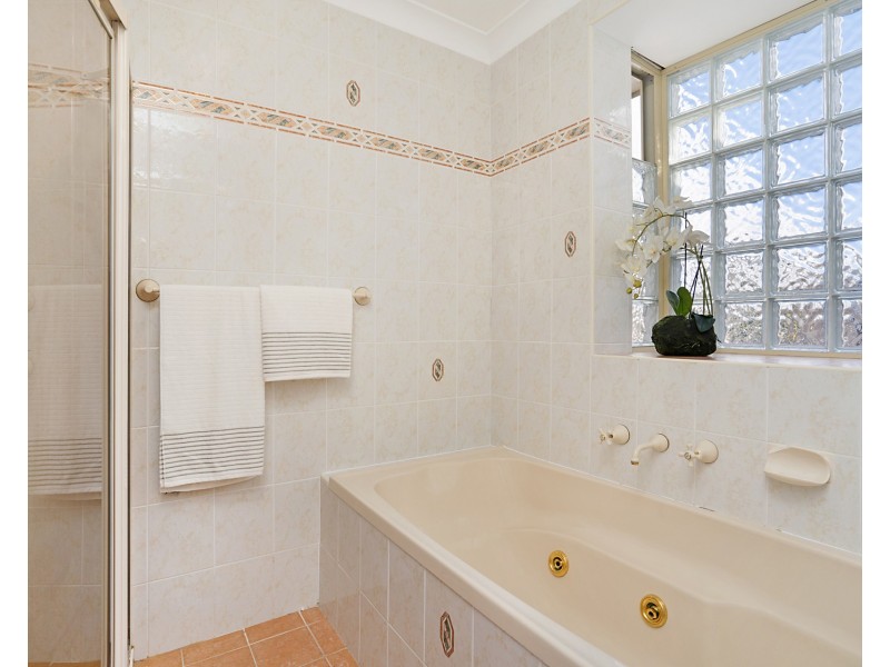 15 Shereline Avenue, Jesmond NSW 2299