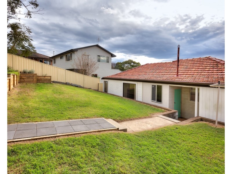 17 Yule Road, Merewether NSW 2291
