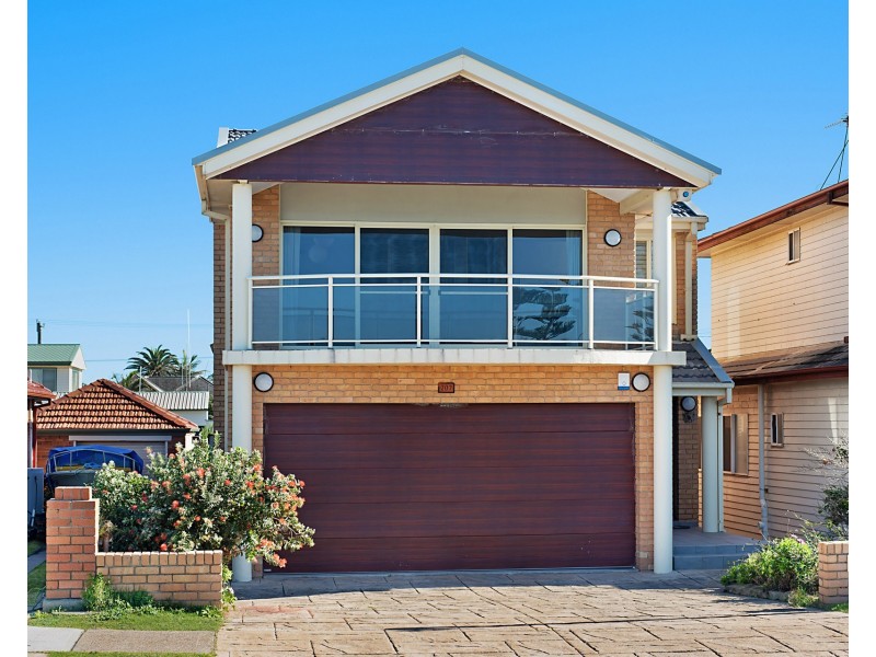 207 Mitchell Street, Stockton NSW 2295