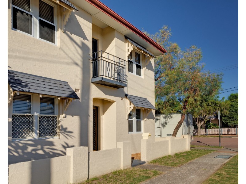 1/33 James Street, Hamilton NSW 2303