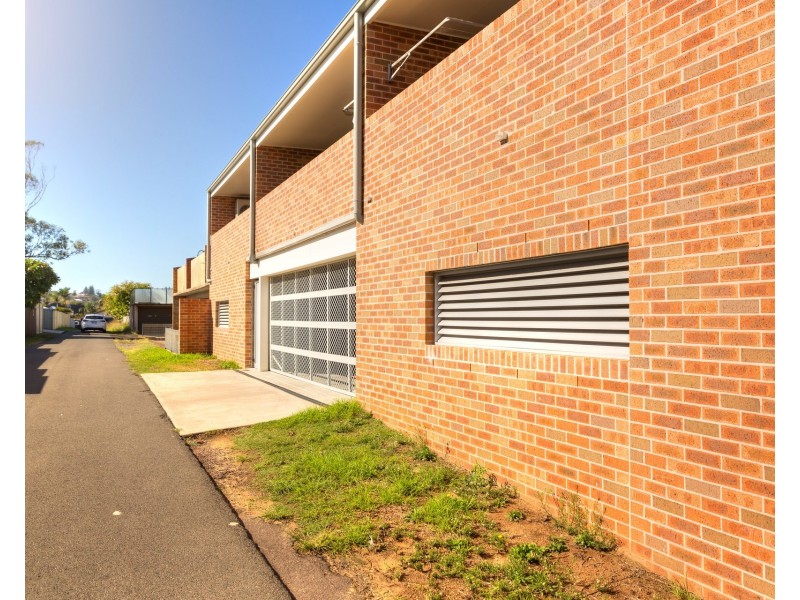 4/105 Cowlishaw Street, Redhead NSW 2290