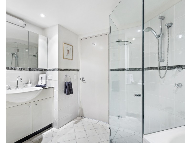 1012/63 Crown Street, Woolloomooloo NSW 2011