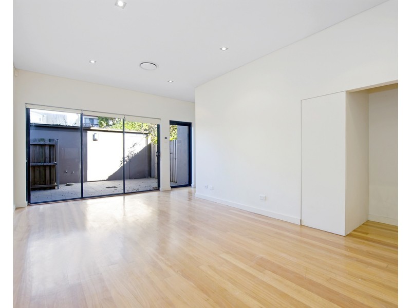 2/181 Old South Head Road, Bondi Junction NSW 2022