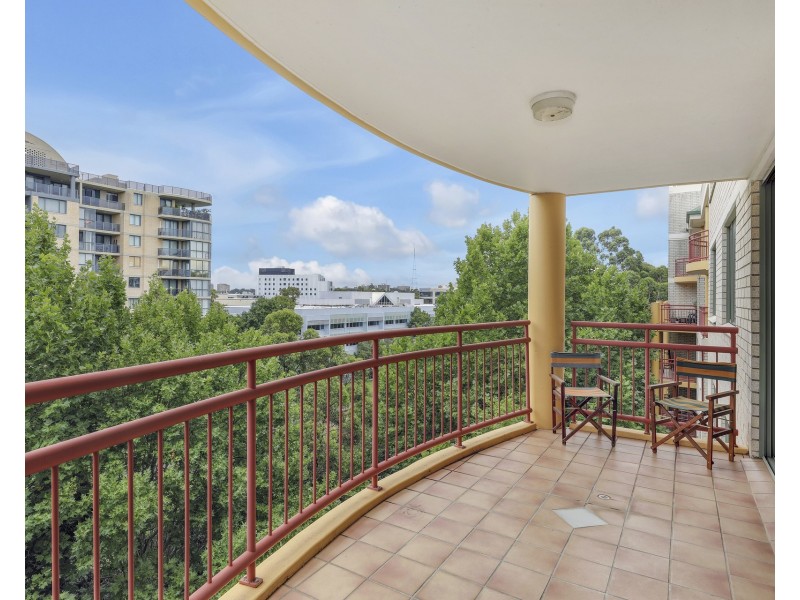 25/15A  Herbert Street, St Leonards NSW 2065