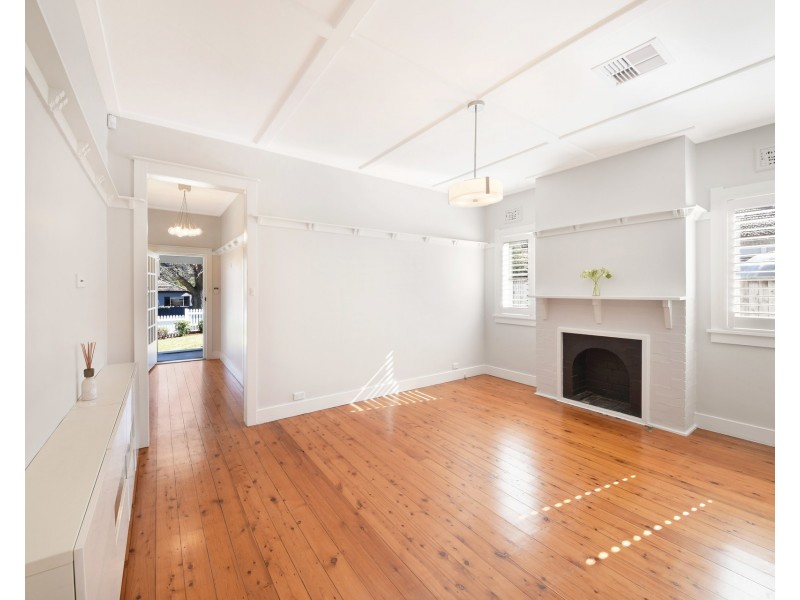 17 Windsor Road, Willoughby NSW 2068