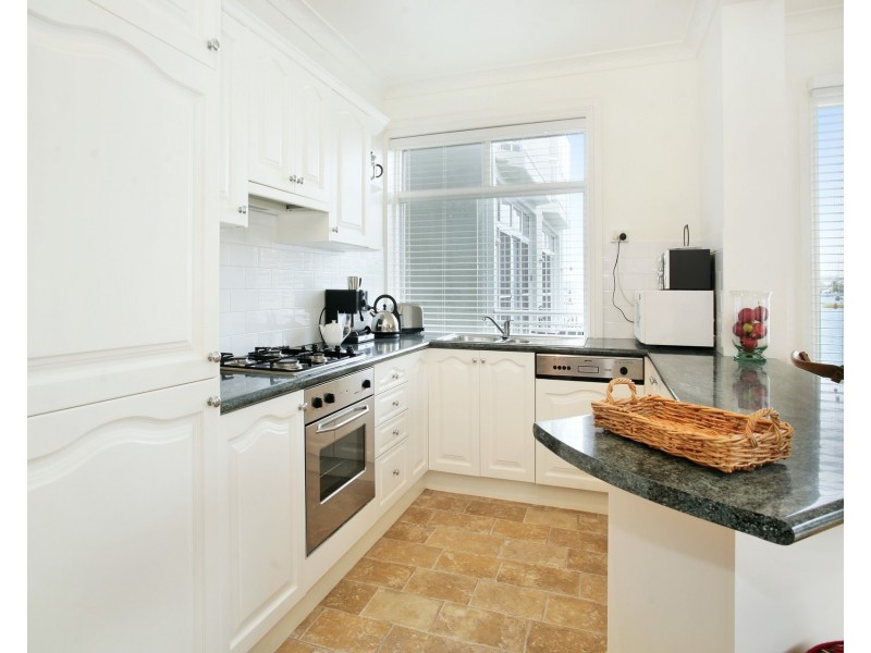 2/6 Stannards Place, Kirribilli NSW 2061