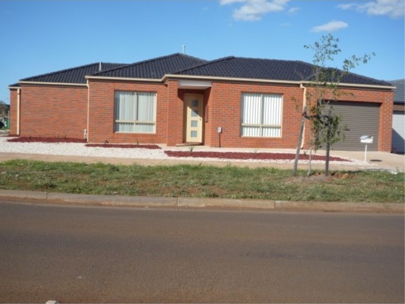 2 / 46 Kirkton Drive, Kurunjang VIC 3337
